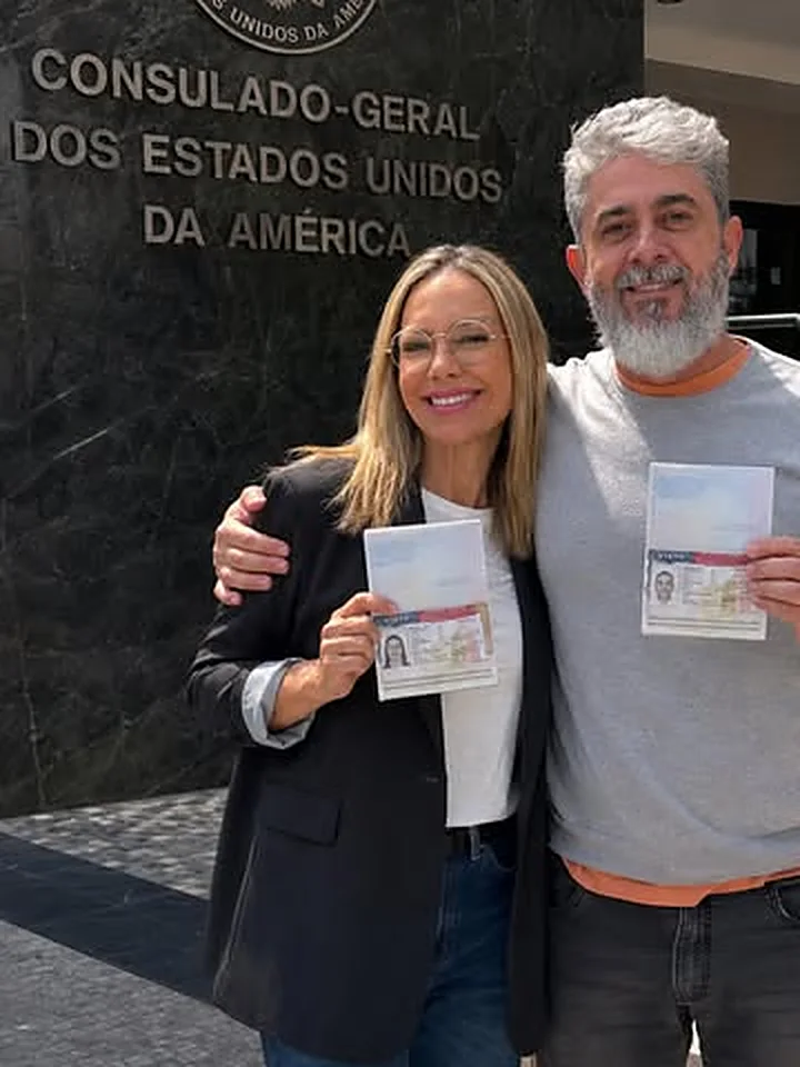 Clientes com visto aprovado no consulado dos Estados Unidos
